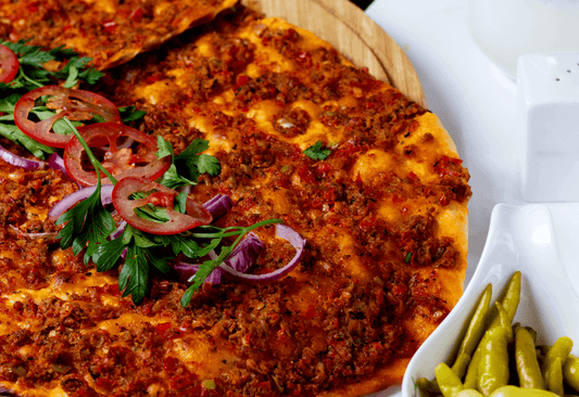 Hoe maak ik turkse pizza?